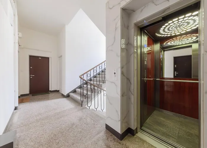 Canary Corner Studio City Centre